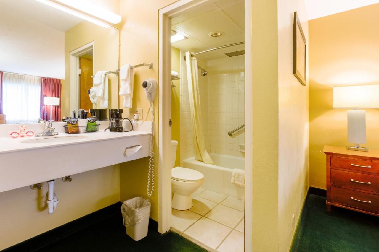 Oyo Hotel Lebanon Mo I-44 Екстер'єр фото